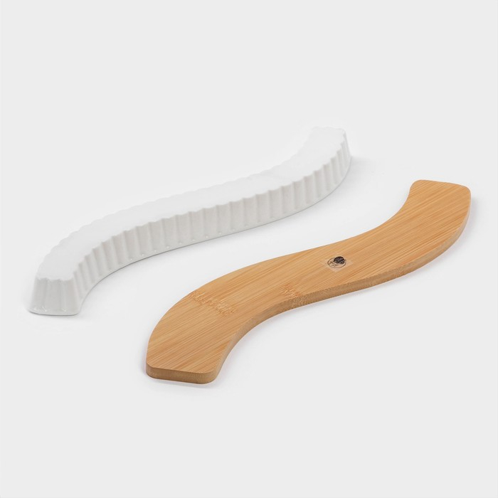 Блюдо фарфоровое для оливок на деревянной подставке BellaTenero, 35×4×3 см, цвет белый Блюдо фарфоровое для оливок на деревянной подставке BellaTenero, 35×4×3 см, цвет белый