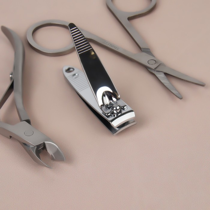 Набор маникюрный, 7 предметов, в футляре, цвет коричневый Набор маникюрный, 7 предметов, в футляре, цвет коричневый