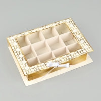 Коробка под 12 конфет с ячейками &laquo;Счастливого праздника!&raquo; 18.5 х 13.5 х 3.5 см