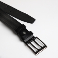 Ремень мужской, ширина 4 см, винт, пряжка металл, цвет чёрный Ремень мужской, ширина 4 см, винт, пряжка металл, цвет чёрный