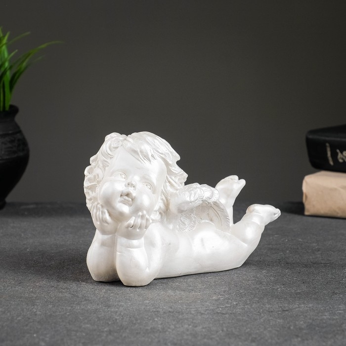 Фигура Фигура "Ангел лежит на ладошках" перламутровый, 12х16х10см