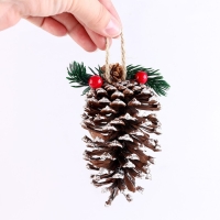 Шишка декоративная &laquo;Новогодниий праздник&raquo; 7 &times; 7 &times; 12 см