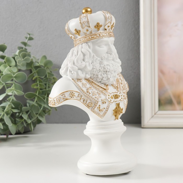 Сувенир полистоун Сувенир полистоун "Бюст. Король" белый с золотом 9х14х22,5 см