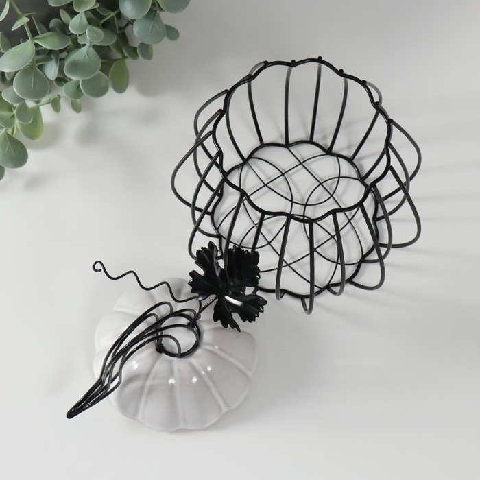 Сувенир вазон металл, керамика Сувенир вазон металл, керамика "Тыква с листочком" черная с белым 14,3х14,3х21 см