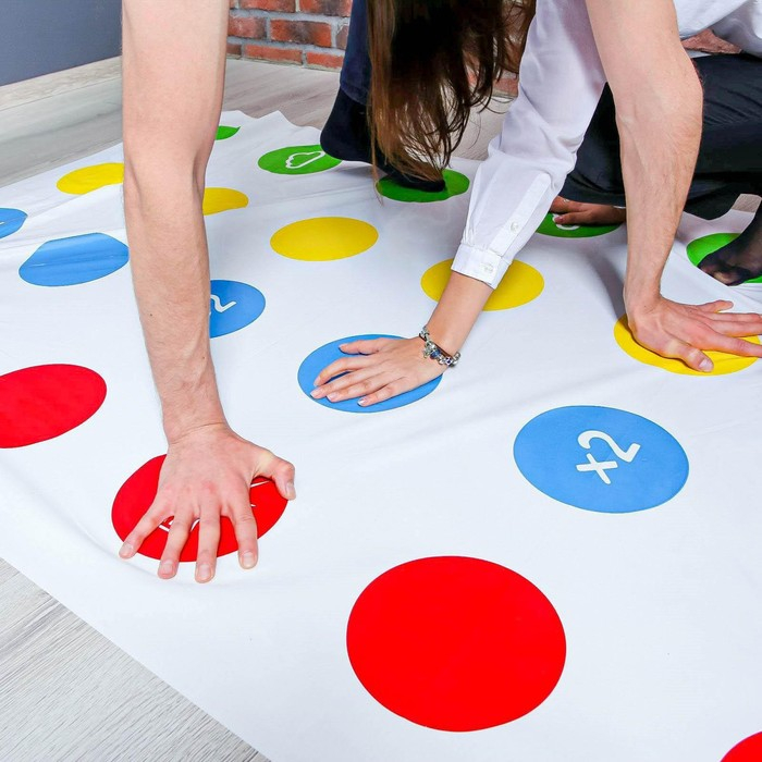 Настольная игра &laquo;Твист-р&raquo; подвижная с фантами, 6+