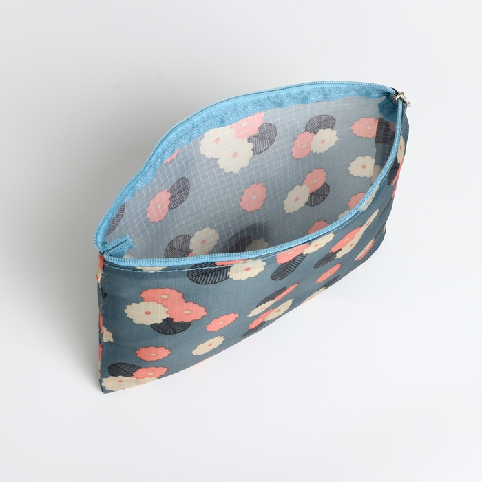 Косметичка на молнии, цвет голубой