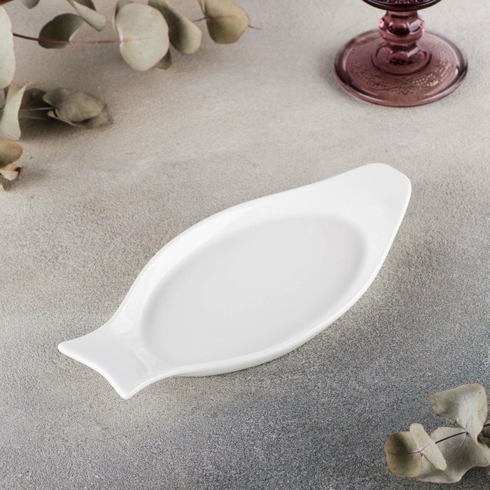 Блюдо фарфоровое для рыбы Wilmax, 22&times;10,5 см, цвет белый