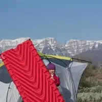 Надувной коврик Insulated Static V Luxe, красный