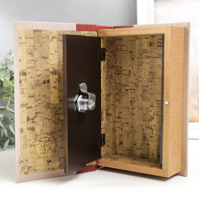 Сейф-книга дерево кожзам Сейф-книга дерево кожзам "Маленькие женщины. Луиза Мэй Олкотт" 21х13х5 см