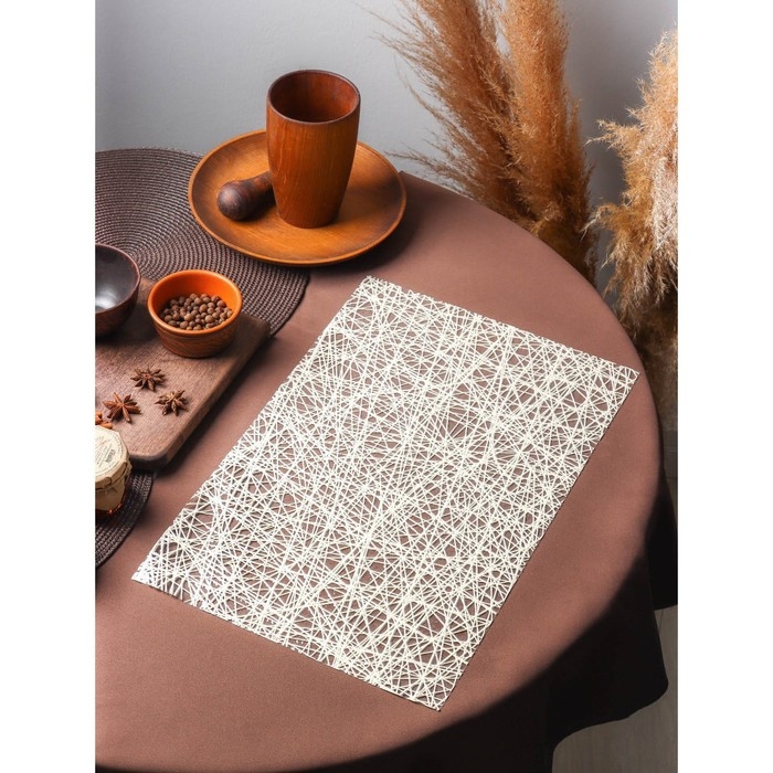 Салфетка сервировочная на стол &laquo;Путаница&raquo;, ажурная, 45&times;30 см, цвет бежевый