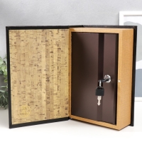 Сейф-книга дерево кожзам "Золотая зебра" 27х18х7 см Сейф-книга дерево кожзам "Золотая зебра" 27х18х7 см