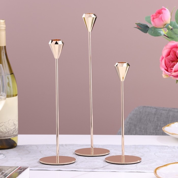 Набор из 3 подсвечников, металл, H=31,5/26,5/21,5 см Набор из 3 подсвечников, металл, H=31,5/26,5/21,5 см