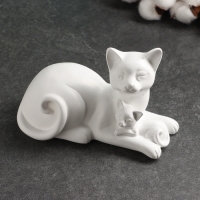 Фигура  "Котики лежат" белые,  18х10х12см