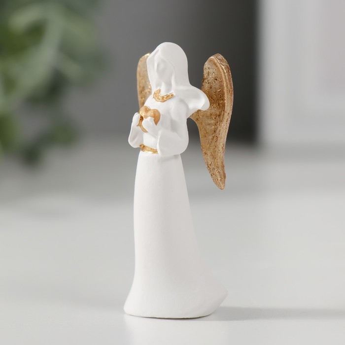 Сувенир полистоун "Ангел-дева с сердцем/звездой" белый с золотом МИКС 5х2,3х1,3 см