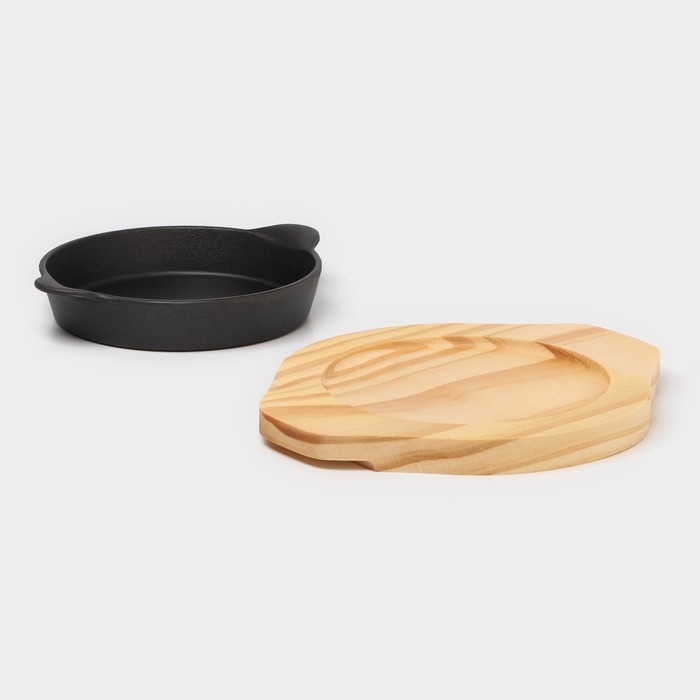 Сковорода &laquo;Круг с ручками&raquo;, d=15,5 см, на деревянной подставке