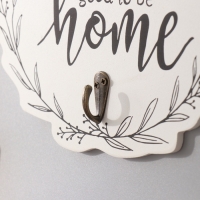Крючки декоративные дерево "Хорошо быть дома. Бант и эвкалипт" 23,5х23,5 см Крючки декоративные дерево "Хорошо быть дома. Бант и эвкалипт" 23,5х23,5 см