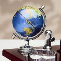 Набор настольный 7в1 (блок д/бумаг,подст.д/печати,мелочей,каранд-ца,часы,визит-ца,глобус) Набор настольный 7в1 (блок д/бумаг,подст.д/печати,мелочей,каранд-ца,часы,визит-ца,глобус)