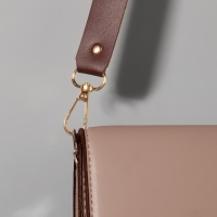 Ручка для сумки из натуральной кожи, регулируемая, с карабинами, 125 &plusmn; 2 см &times; 2,5 см, цвет коричневый/золотой