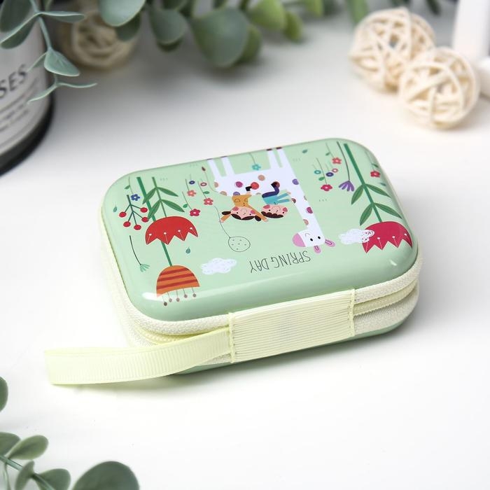 Шкатулка металл на молнии Шкатулка металл на молнии "Дети верхом на жирафе" 9х6,5х3,3 см