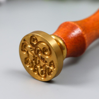 Печать для сургуча с деревянной ручкой "Love и узоры" 9х2,5х2,5 см Печать для сургуча с деревянной ручкой "Love и узоры" 9х2,5х2,5 см