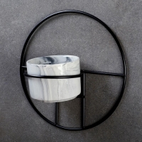 Горшок настенный "Салли" с черной подставкой, 17х8х17см Горшок настенный "Салли" с черной подставкой, 17х8х17см