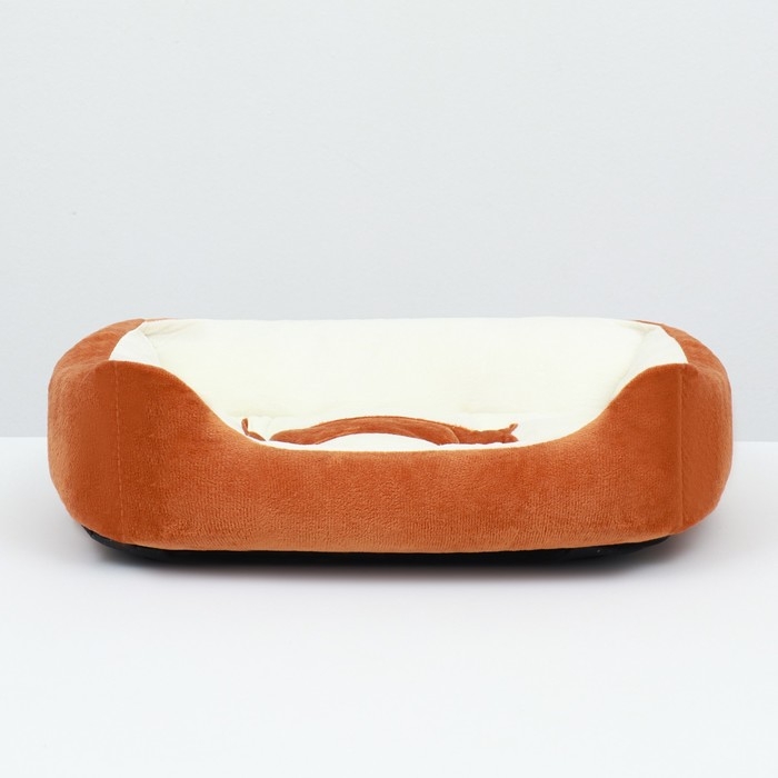 Лежанка-диван для животных "Косточка", 45 х 30 х 15, бело-коричневая