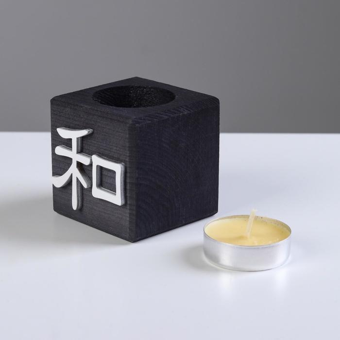 Свеча в деревянном подсвечнике Свеча в деревянном подсвечнике "Куб, Иероглифы. Гармония", эбен, аромат манго