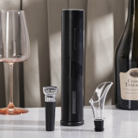 Набор для вина Magistro Opiumор, штопор электрический, аэратор, пробка Набор для вина Magistro Opiumор, штопор электрический, аэратор, пробка