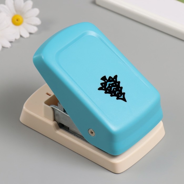 Дырокол фигурный рисунок 5х5 см Дырокол фигурный рисунок 5х5 см "Ёлочка фигурная" 8.6х14,6х6,9 см