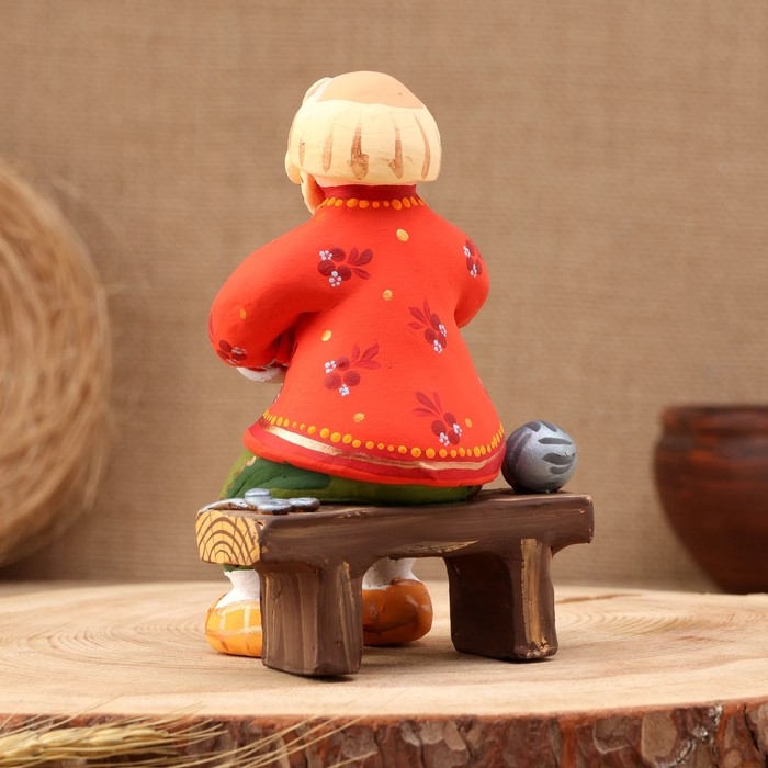 Ковровская игрушка Ковровская игрушка "Скамейка Дед подшивает валенки", керамика