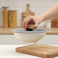 Крышка универсальная Доляна, силикон, d=20 см, цвет серый Крышка универсальная Доляна, силикон, d=20 см, цвет серый