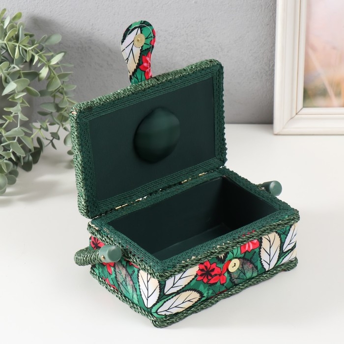 Шкатулка для рукоделия Шкатулка для рукоделия "Пуансеттия на зелёном" 18х12х9,5 см