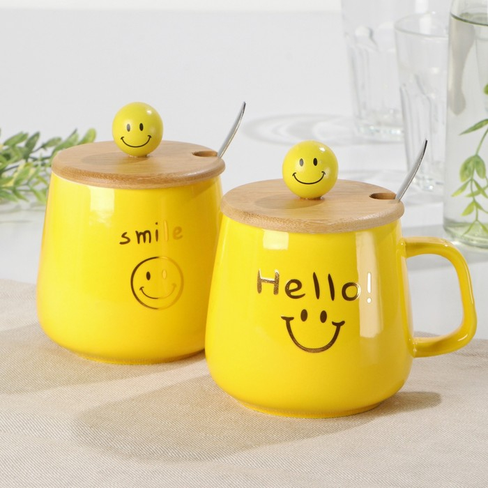 Кружка керамическая &laquo;Смайл&raquo;, 350 мл, с деревянной крышкой и ложкой, цвет и рисунок МИКС