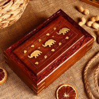 Шкатулка "Слоники" дерево 20х13х6 см Шкатулка "Слоники" дерево 20х13х6 см