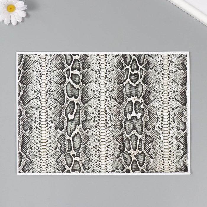 Новогодняя декупажная карта "Кожа змеи", плотность 45 г/м2, формат А4