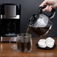 Электрическая кофеварка DayDriver, черно-серебристая