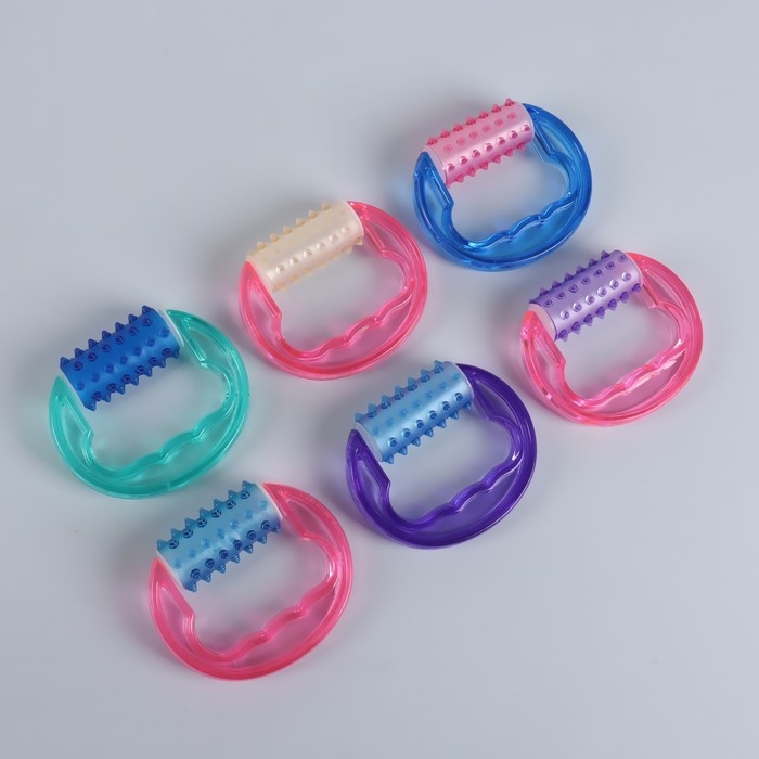 Массажёр универсальный, 11,5 × 10 × 3 см, цвет МИКС Массажёр универсальный, 11,5 × 10 × 3 см, цвет МИКС