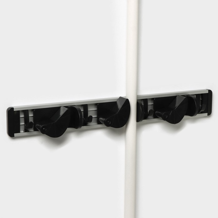 Держатель для швабр Доляна, 3 отделения, с крючками, 40&times;5&times;4 см