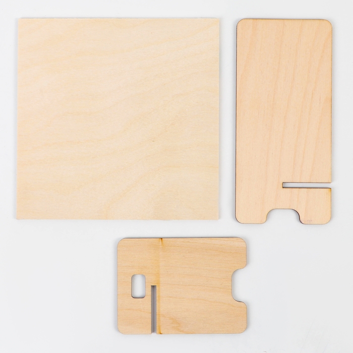 Выжигание, подставка для телефона &laquo;Модница Йорка&raquo;