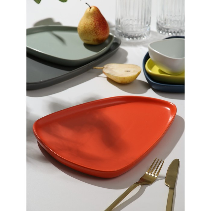 Тарелка керамическая нестандартной формы &laquo;Оранжевая&raquo;, 28 х 22 см, цвет оранжевый