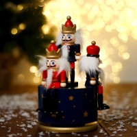 Новогодний сувенир &laquo;Карусель щелкунчики&raquo; 11 &times; 11 &times; 19 см, МИКС