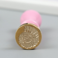 Печать для сургуча с пластиковой ручкой "Ракушка" 2,5х2,5 см Печать для сургуча с пластиковой ручкой "Ракушка" 2,5х2,5 см