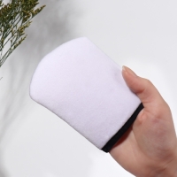 Варежка для умывания, 12,5 × 10 см, с подвесом, цвет белый/чёрный Варежка для умывания, 12,5 × 10 см, с подвесом, цвет белый/чёрный