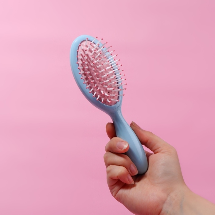 Расчёска массажная, 19 × 5,5 см, цвет голубой Расчёска массажная, 19 × 5,5 см, цвет голубой