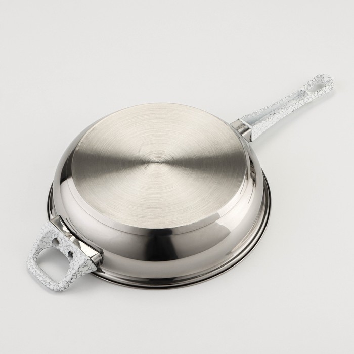 Набор посуды из нержавеющей стали Доляна &laquo;Мрамор&raquo;, 8 предметов: ковш 1,5 л, 2 кастрюли 2/3 л, сковорода d=24 см, крышки, стенки 0,3 мм, дно 5 мм