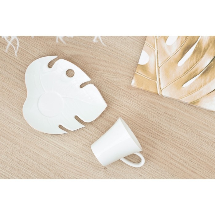 Чайная пара керамическая &laquo;Белая монстера&raquo;, кружка 100 мл, блюдце 15х14 см, цвет белый