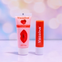 Набор для губ &laquo;Клубника&raquo; : бальзам и скраб