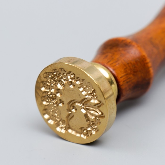 Печать для сургуча с деревянной ручкой Печать для сургуча с деревянной ручкой "Зайчик и цветочки" 9х2,5х2,5 см