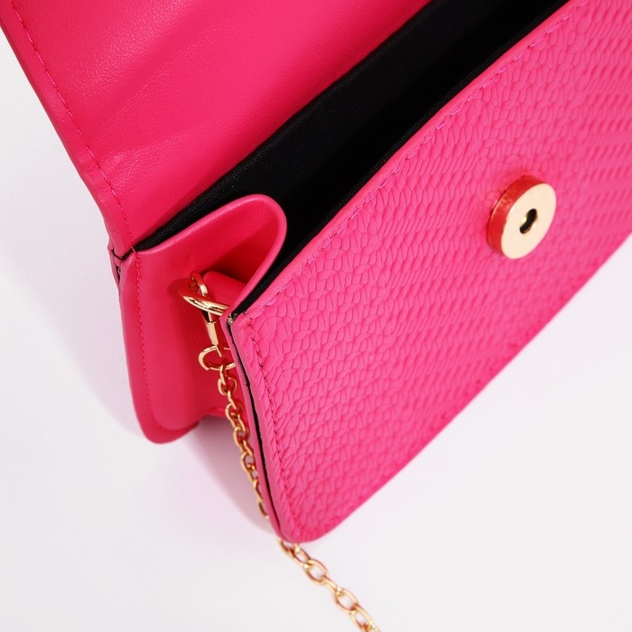 Сумка детская для девочки на магните, длинная цепь, цвет малиновый Сумка детская для девочки на магните, длинная цепь, цвет малиновый