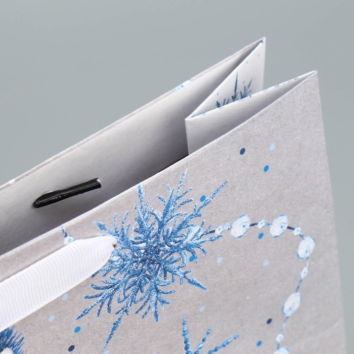 Пакет подарочный новогодний крафтовый вертикальный &laquo;С Новым годом&raquo;, M 26 х 30 х 9 см, Новый год